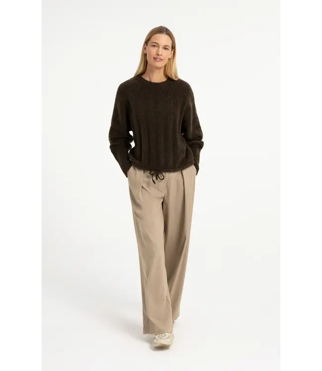 01-000631-609/908142  Sweater with batwing sleeves and drawcord at the hem