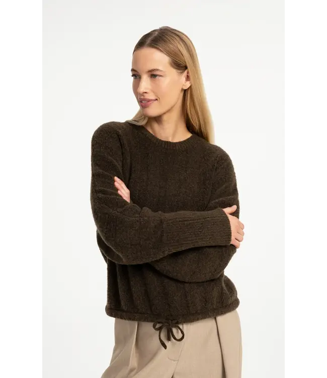 01-000631-609/908142  Sweater with batwing sleeves and drawcord at the hem