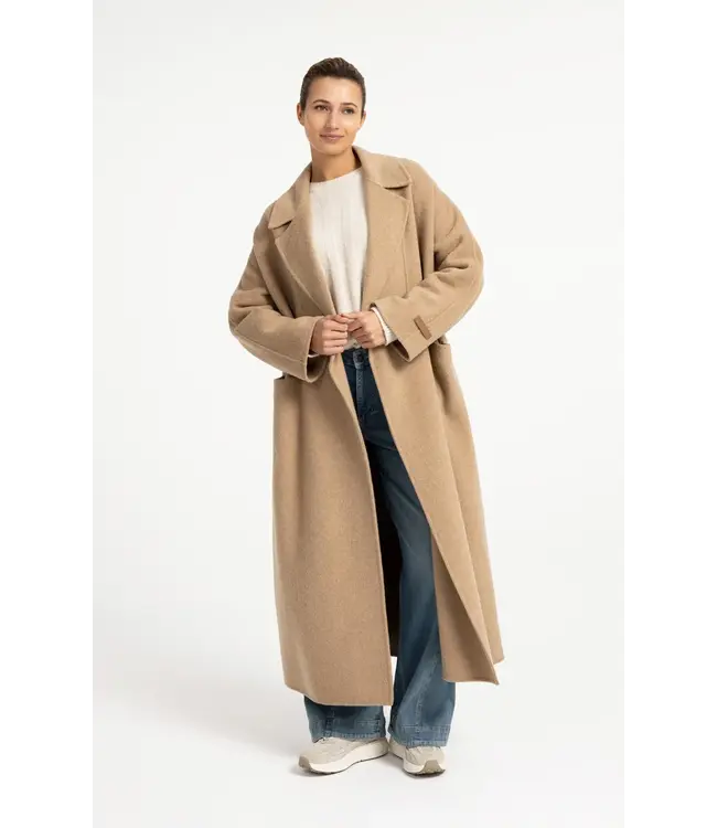 01-000631-609/990802  Sweater with batwing sleeves and drawcord at the hem
