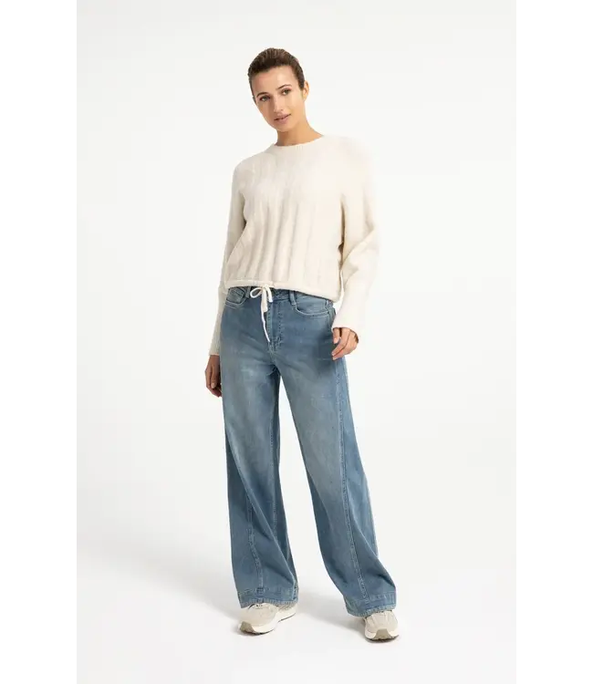 01-000631-609/990802  Sweater with batwing sleeves and drawcord at the hem
