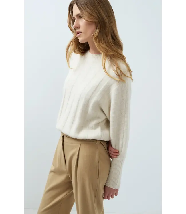 01-000631-609/990802  Sweater with batwing sleeves and drawcord at the hem