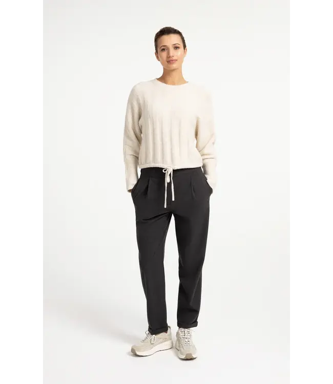 01-000631-609/990802  Sweater with batwing sleeves and drawcord at the hem