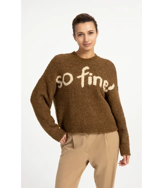 01-000636-609/810181  Knitted sweater with artwork