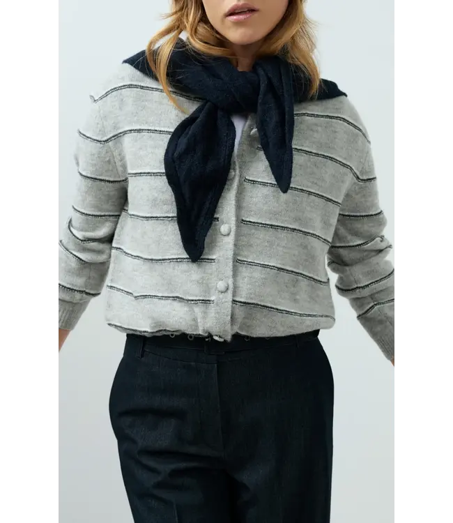 03-510021-609/938202  Knitted triangle scarf