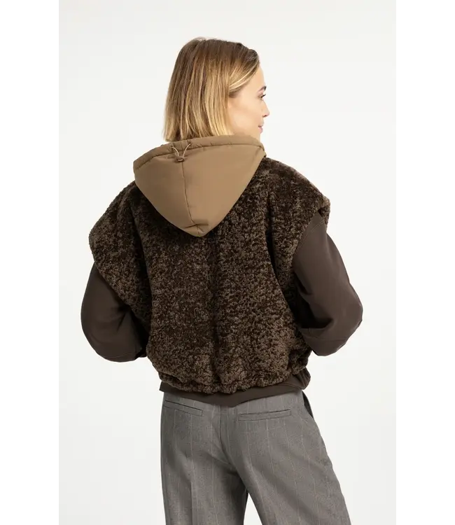 02-021009-609/90814  Reversible bodywarmer with hood