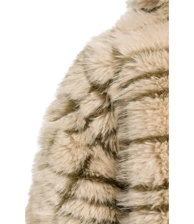 02-001088-609/611031  Faux fur jacket with collar and check pattern