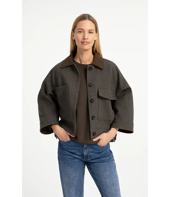 02-001086-609/99086  Oversized wool blend jacket with contrast collar