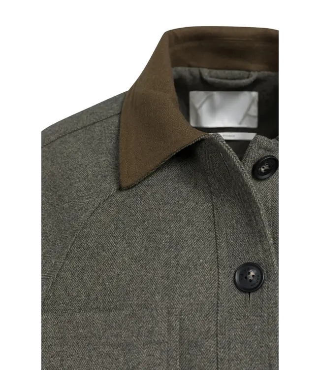 02-001086-609/99086  Oversized wool blend jacket with contrast collar