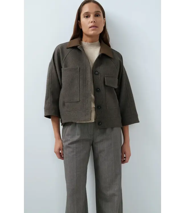 02-001086-609/99086  Oversized wool blend jacket with contrast collar