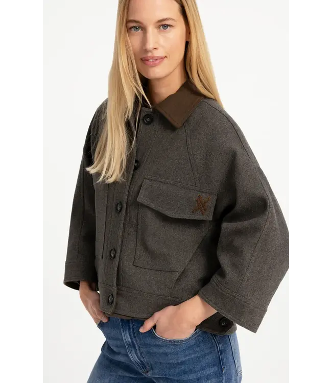 02-001086-609/99086  Oversized wool blend jacket with contrast collar
