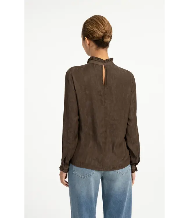 01-701414-609/908141  Long sleeve top with ruffle details