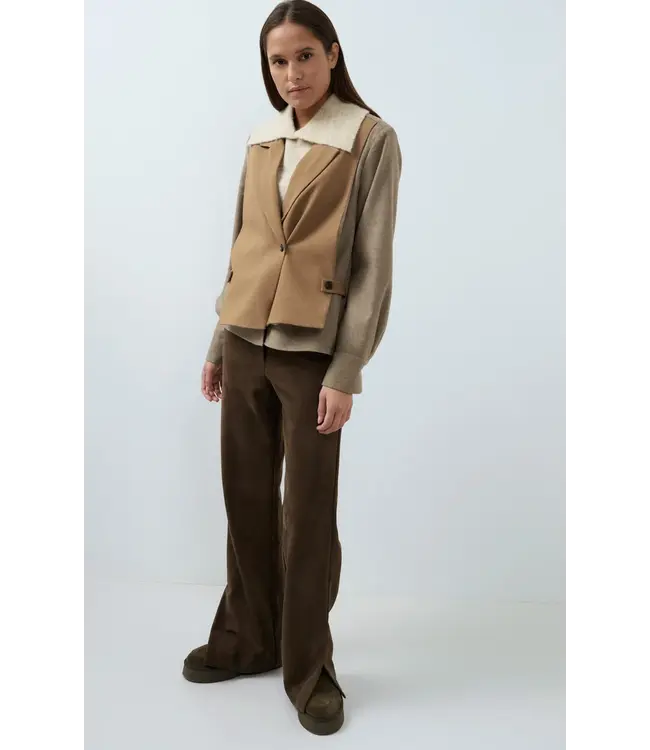 01-501086-609/810182  Blazer with contrast fabric and loose fit