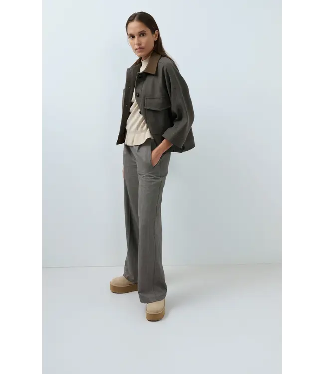 01-301284-609/939131  Woven wide leg check trousers with pleat details