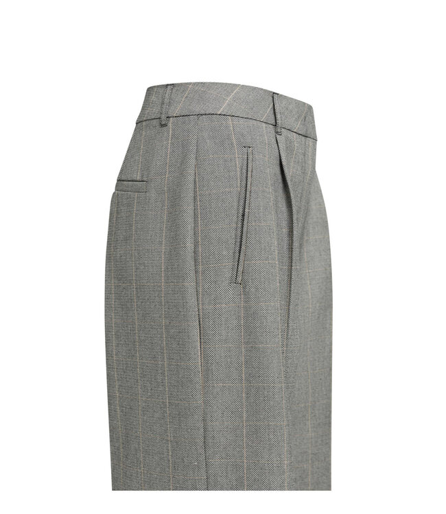 01-301284-609/939131  Woven wide leg check trousers with pleat details