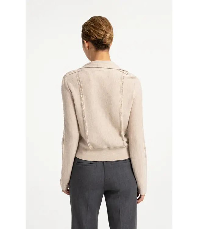01-010172-609/990832  Knitted cardigan with high collar and button closure