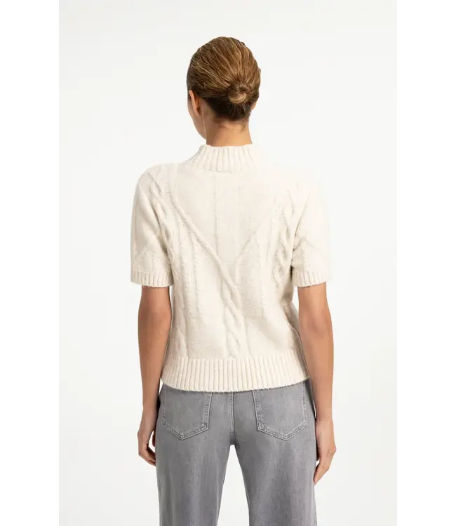 01-000639-609/990802  Cable knit sweater with short sleeves