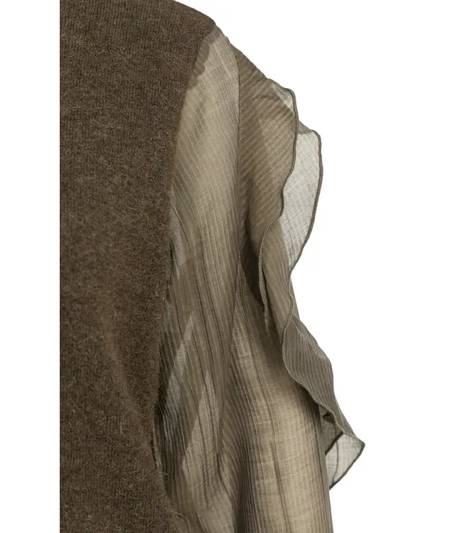 01-000638-609/90814  Knitted sweater with ruffle sleeves