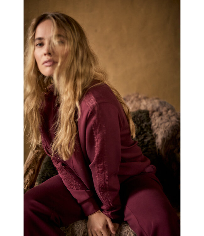 C12-21-601/004580-Pomegranate Technical Sweat Jumper Lace