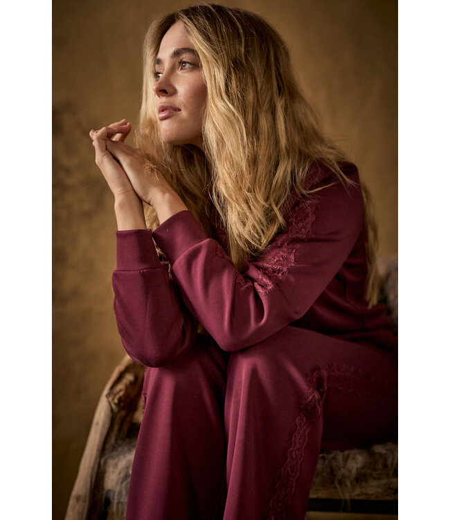 C12-21-101/004580-Pomegranate Technical Sweat Trousers Lace