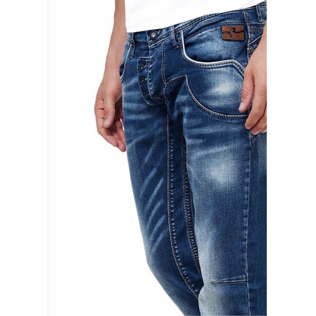 Rusty Neal Ruben42 R-8442-42