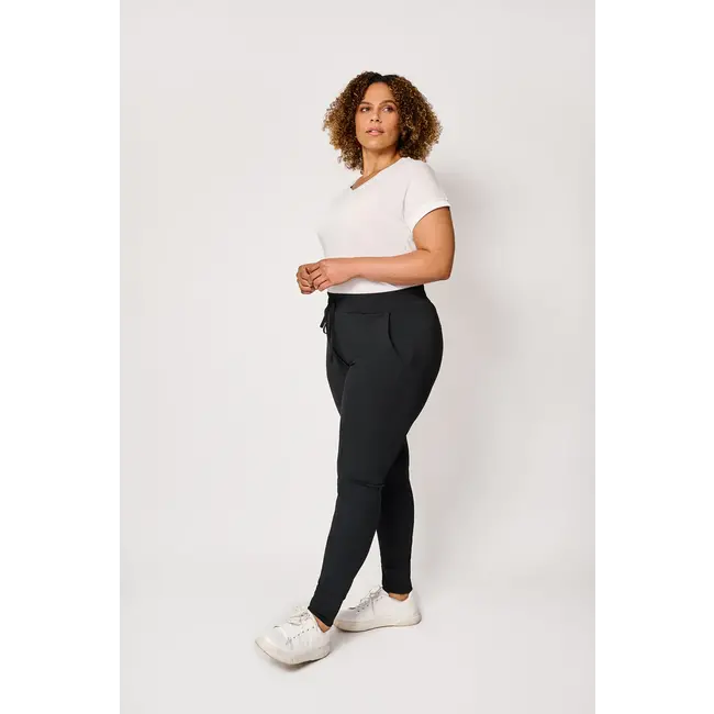 Laila Broek 00XDM04B