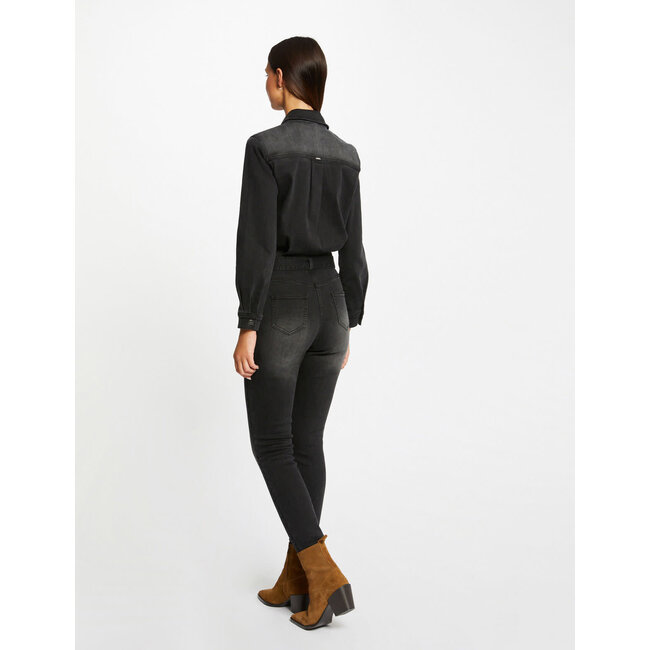 Morgan Getailleerde denim jumpsuit met riem 232-Papil