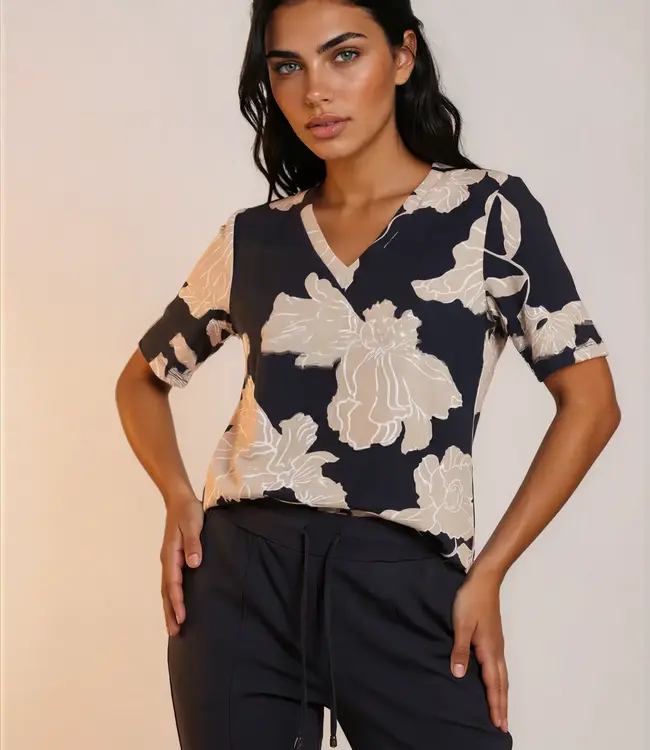 MI PIACE Travel T-shirt Big Flower Print 202271 Black