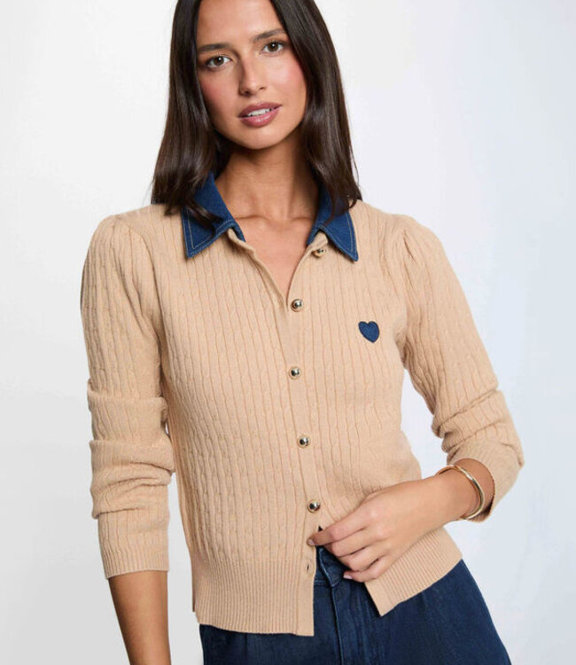 Morgan Dames-trui in  met reverskraag en knopen 262-Mrosala Camel