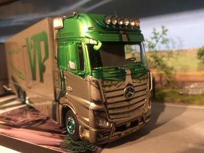 Tekno Tekno Mercedes Actros combi live stocknplant "Transformers"