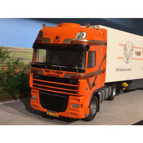 Tekno Tekno DAF 105XF met koeloplegger van 't Veer Tekno Tekno DAF 105XF met koeloplegger van 't Veer