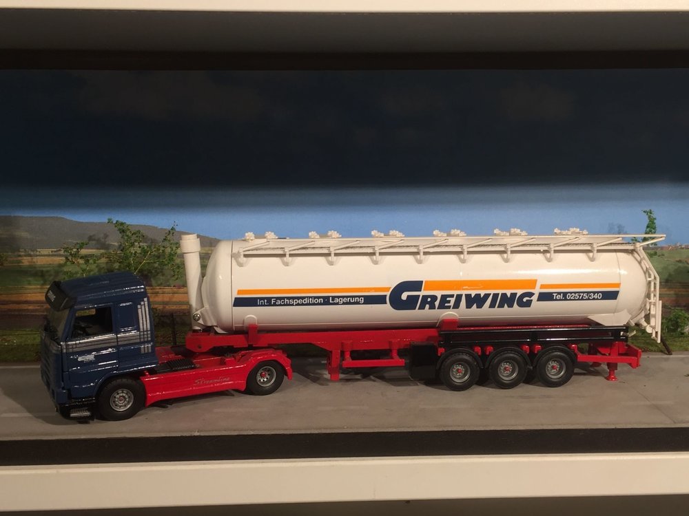 Tekno Tekno Scania 143M streamliner with bulk tanker Greiwing