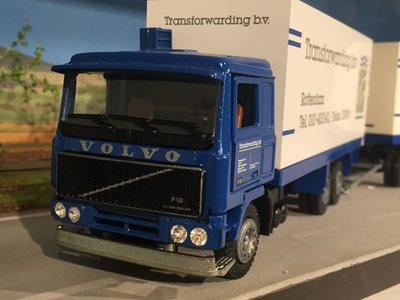 Tekno Tekno Volvo F12 box truck combi Transforwarding