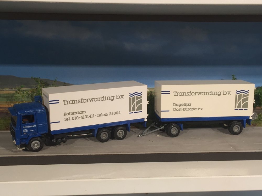 Tekno Tekno Volvo F12 box truck combi Transforwarding