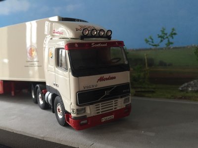 Tekno Tekno Volvo FH12 6x2 met koeloplegger Bon-Accord / McIntosch Scotland