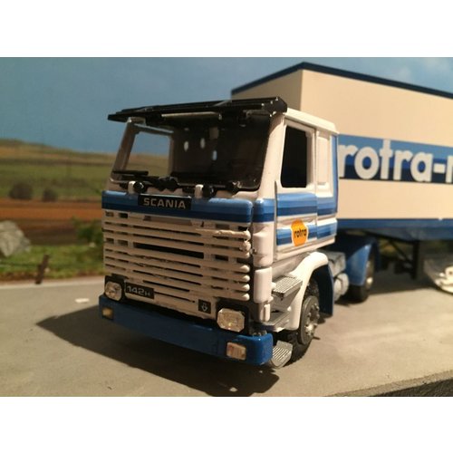 Tekno Tekno Scania 142H met 3-as gesloten oplegger Rotra Tekno Tekno Scania 142H met 3-as gesloten oplegger Rotra