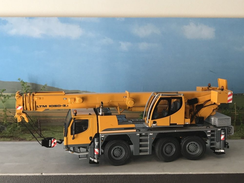 WSI WSI Liebherr LTM 1050-3.1 crane truck basic model