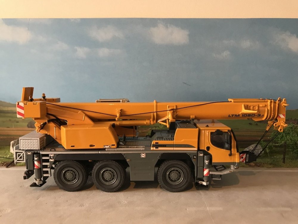 WSI WSI Liebherr LTM 1050-3.1 crane truck basic model