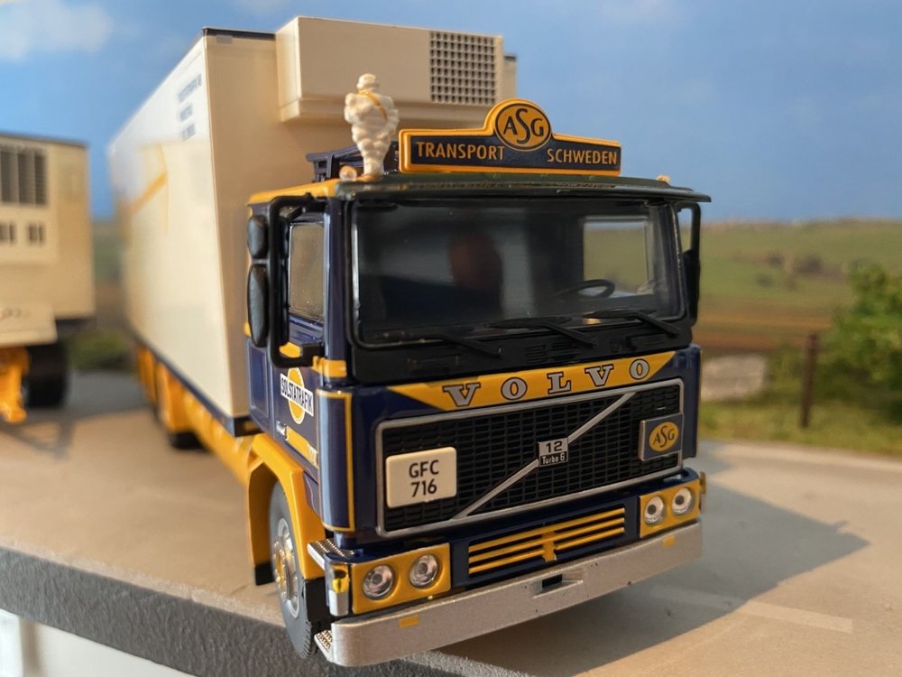 Tekno Tekno Volvo F12 LZV combinatie ASG Sweden