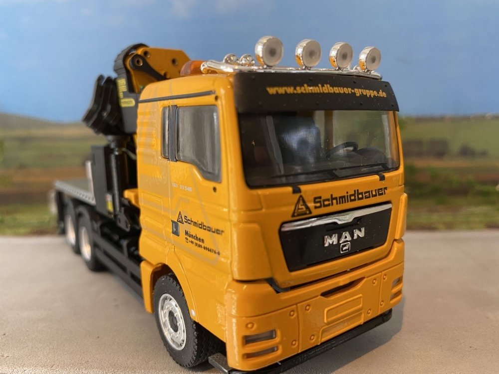 Conrad Modelle Conrad MAN TGX 3-axle box truck with Palfinger crane single truck Schmidbauer