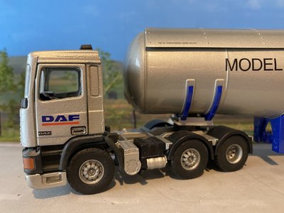 Tekno Tekno DAF 95 with gas tank trailer demo silver