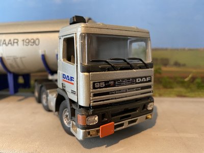 Tekno Tekno DAF 95 with gas tank trailer demo silver