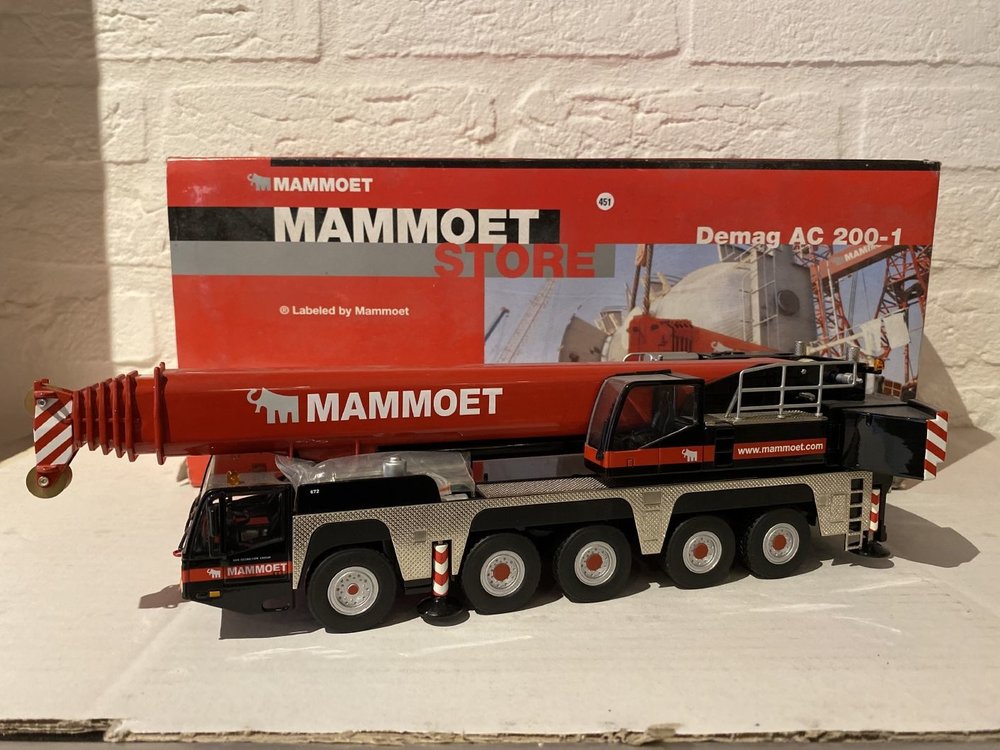 Mammoet store NZG Terex-Demag AC200-1 telescopic crane Mammoet