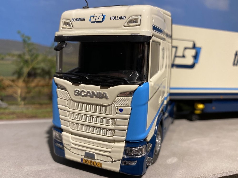 Tekno Tekno Scania S Highline with refrigerated trailer VTS