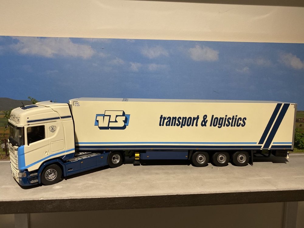 Tekno Tekno Scania S Highline met koeloplegger VTS