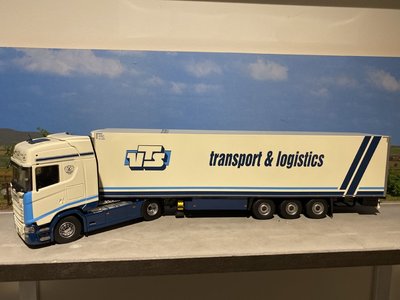 Tekno Tekno Scania S Highline with refrigerated trailer VTS