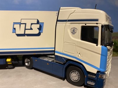 Tekno Tekno Scania S Highline with refrigerated trailer VTS