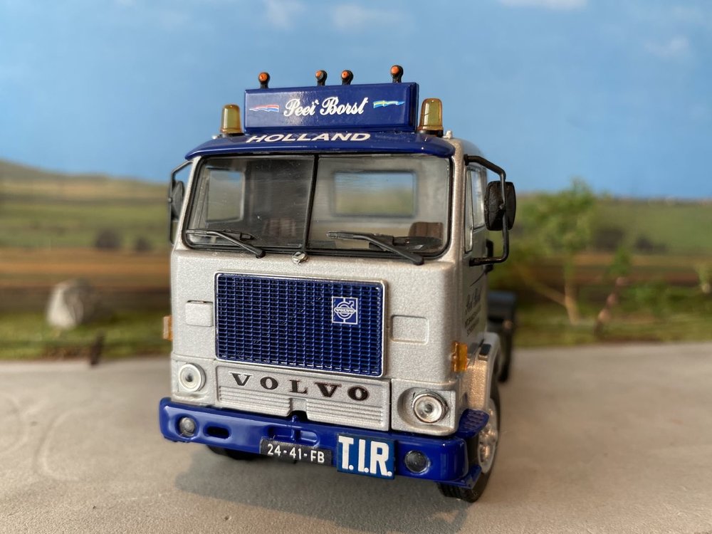 WSI WSI Volvo F88 4x2 Peet Borst