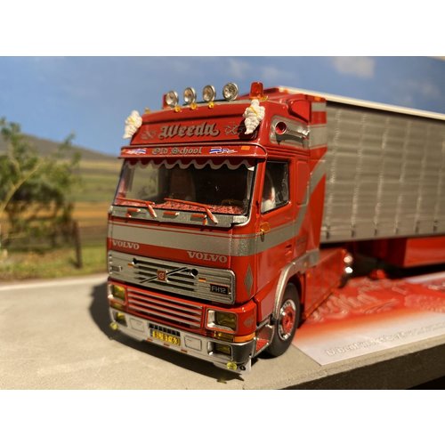 Tekno Tekno Volvo FH01 Globetrotter XL met 3-assige schuifzeil oplegger Weeda Tekno Tekno Volvo FH01 Globetrotter XL met 3-assige schuifzeil oplegger Weeda