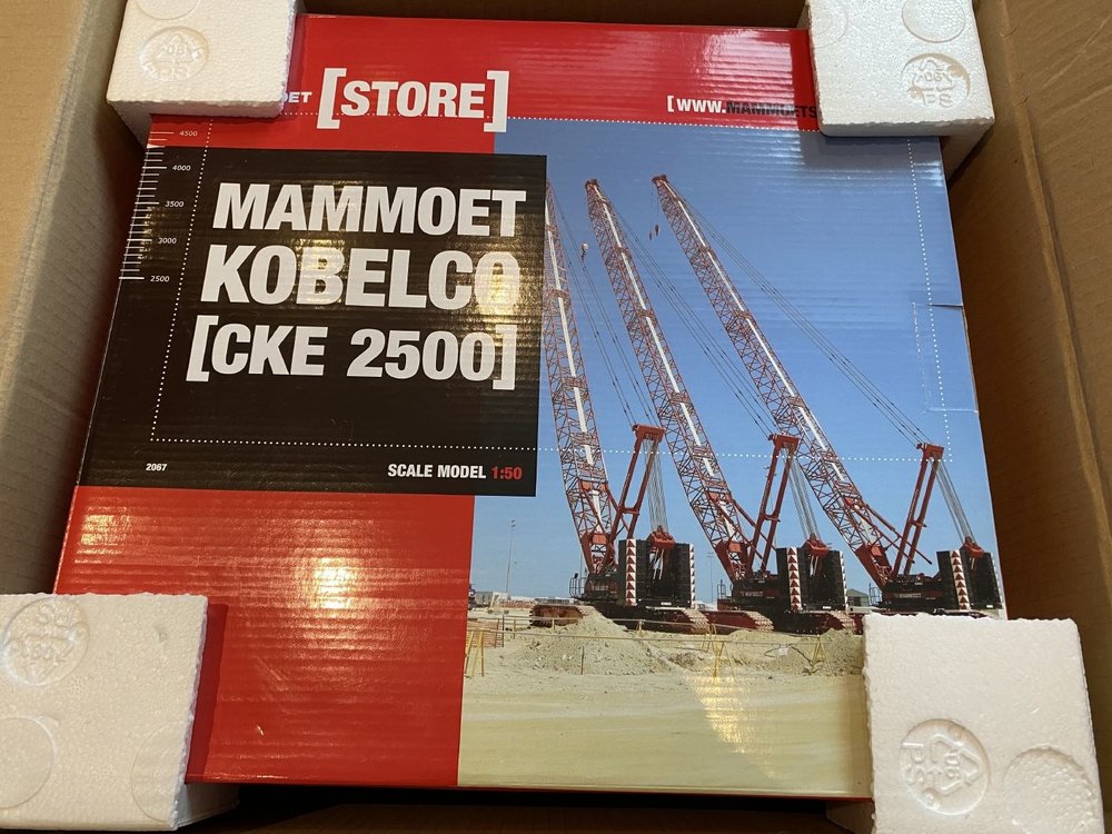 Mammoet store Tonkin Kobelco CKE 2500 crane Mammoet