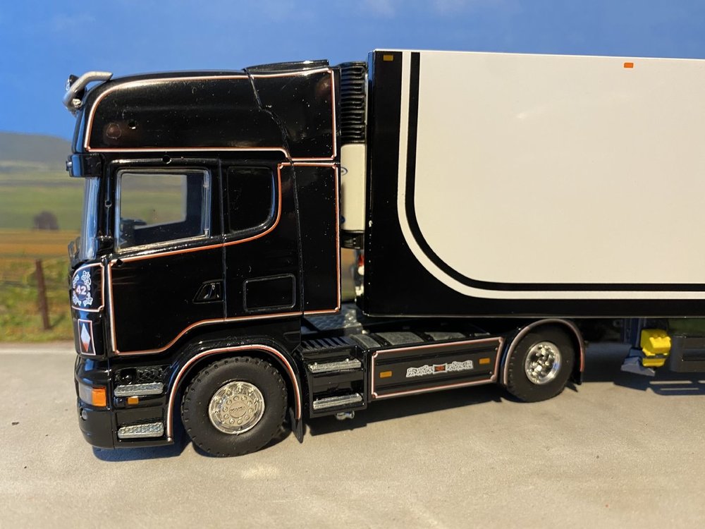 Tekno Tekno Scania R580  Topline 4x2 with reefer trailer Thorburn